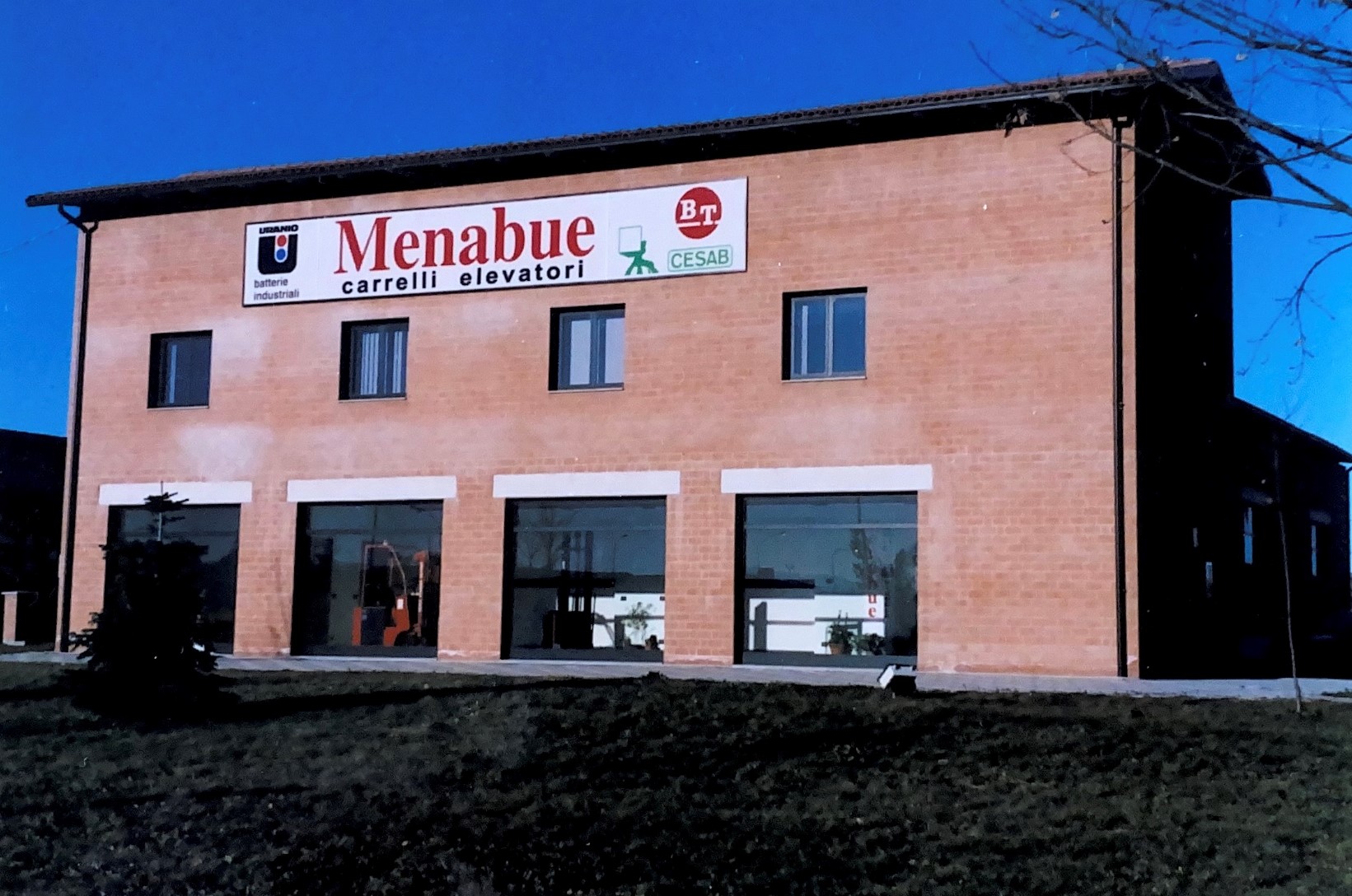 Prima sede commerciale Menabue